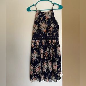 Flower print mid dress. Size: 5